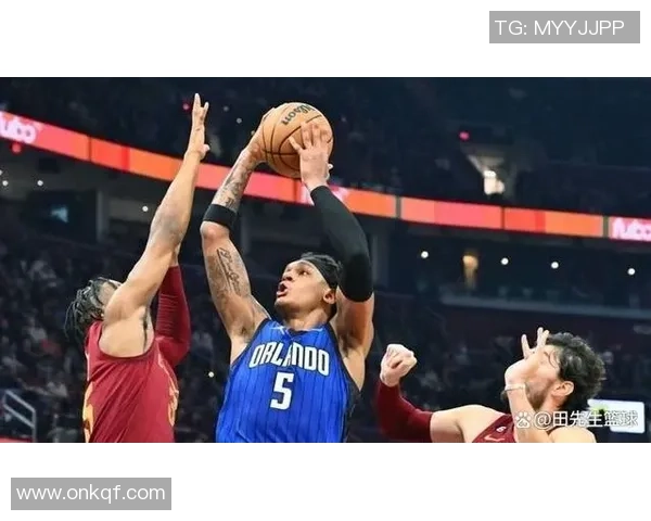德章泰穆雷如何在NBA赛场上展现个人魅力与团队合作精神