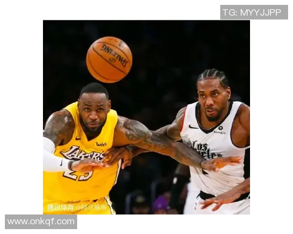 2000年湖人与快船的激烈对决回顾及其对洛杉矶篮球历史的影响分析